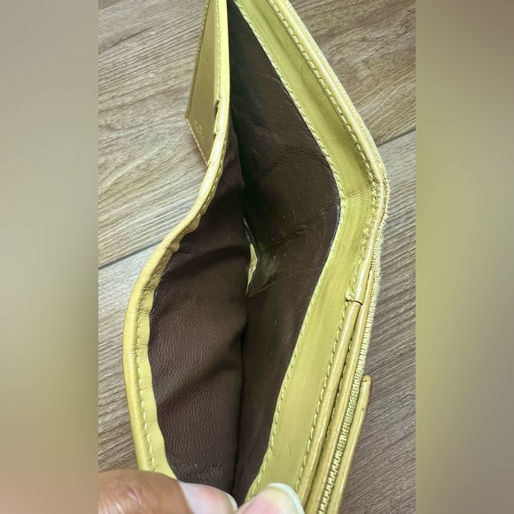 Authentic GUCCI Jackie Beige Green Monogram Wallet with Piston Lock - Picture 8 of 11